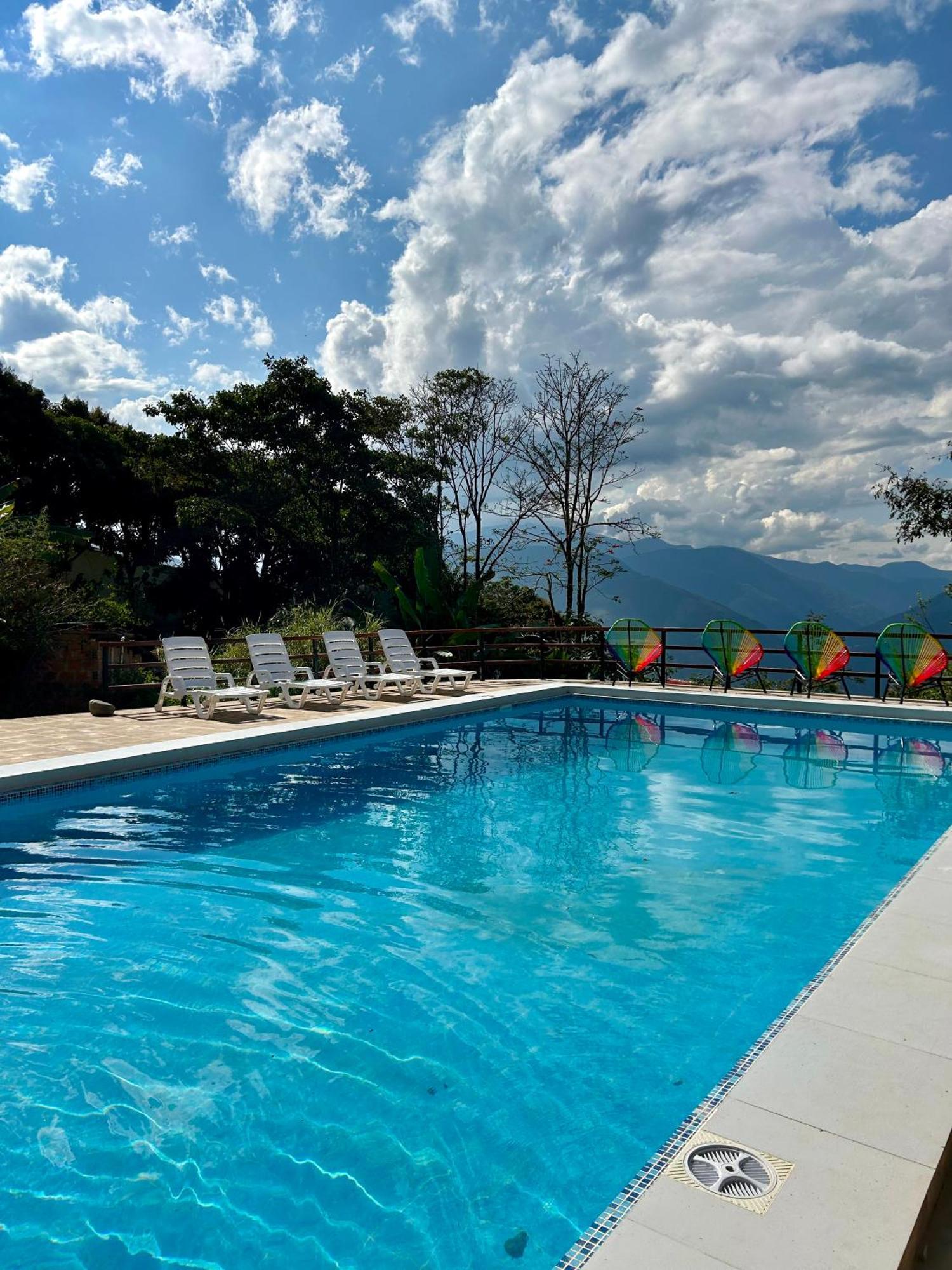 Villa Camila Hostel Coroico Zewnętrze zdjęcie