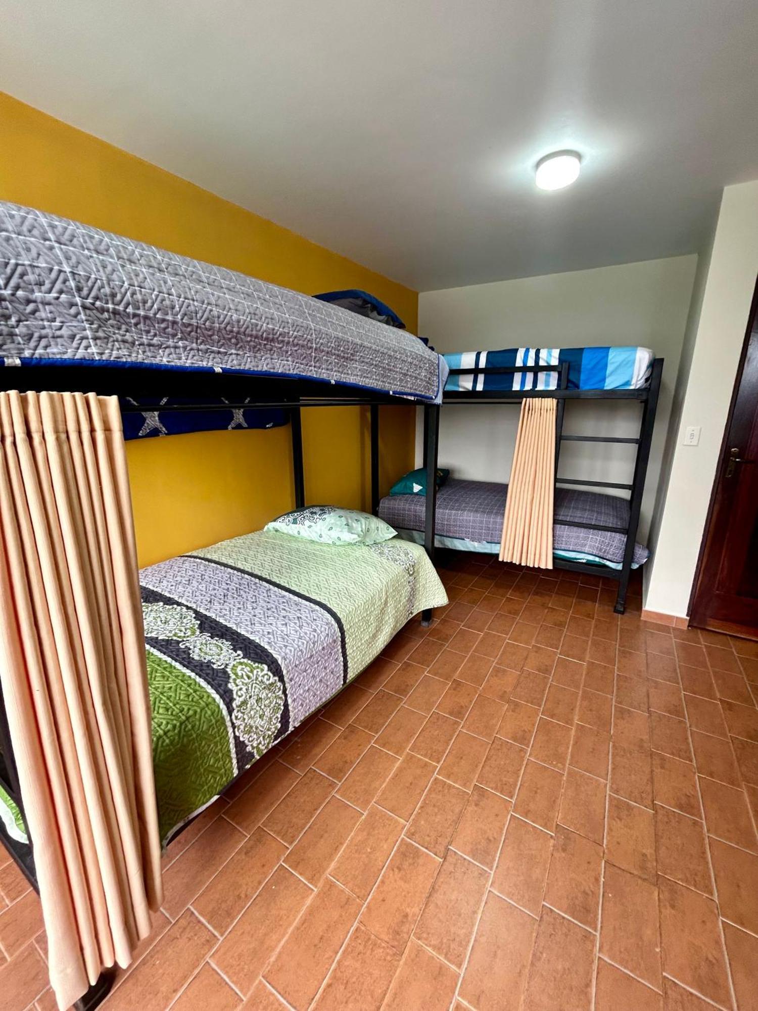 Villa Camila Hostel Coroico Zewnętrze zdjęcie